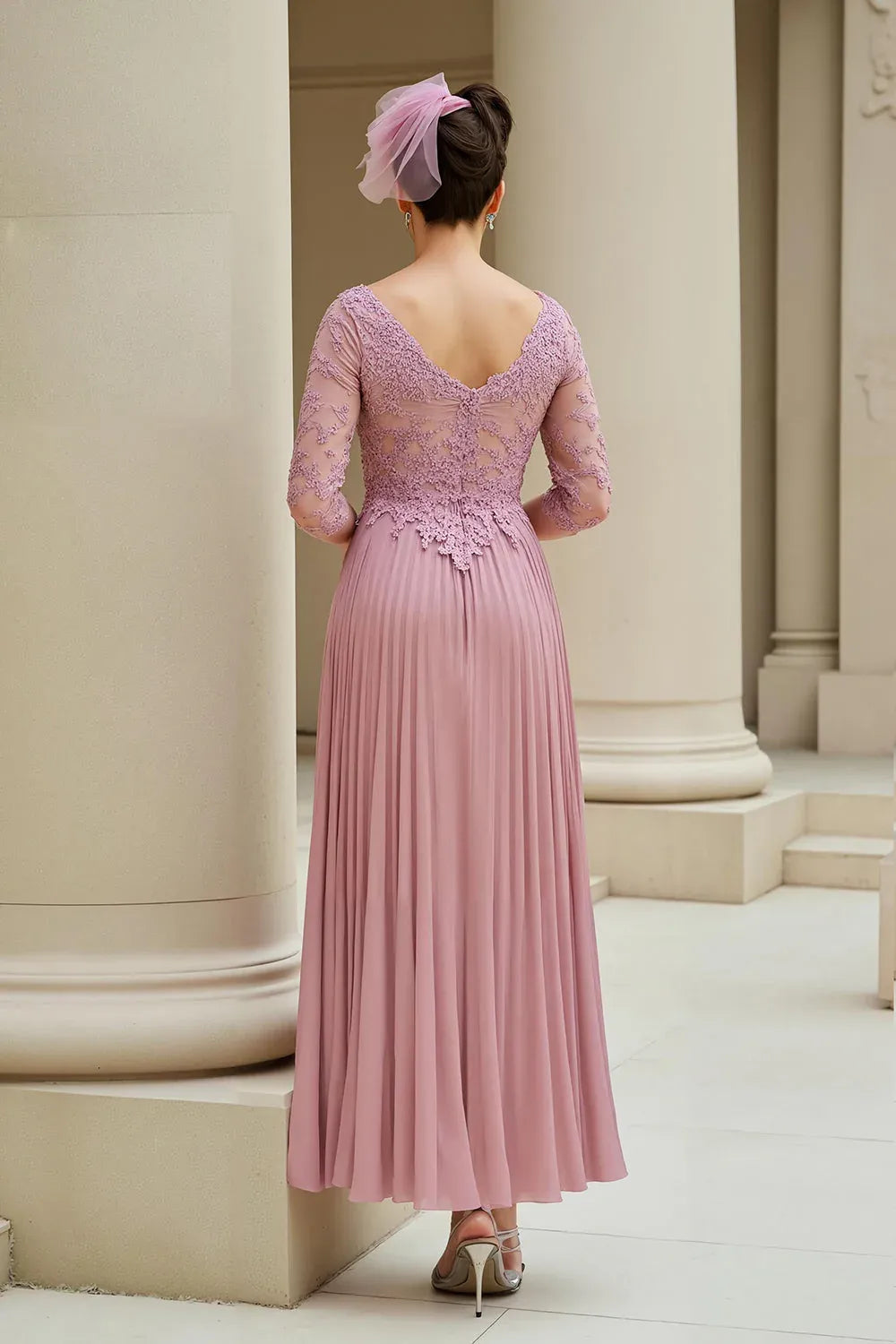 Beautiful Elegant Pink Chiffon A-Line V-Neck Floor-Length Mother of the Bride Dress