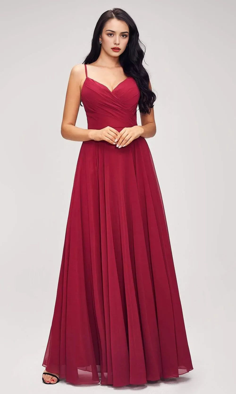 Lavender Evening Dress with Plunging V - Neckline Spaghetti Straps Ruched Bodice and Flowing Maxi Skirt for Elegant Occasions