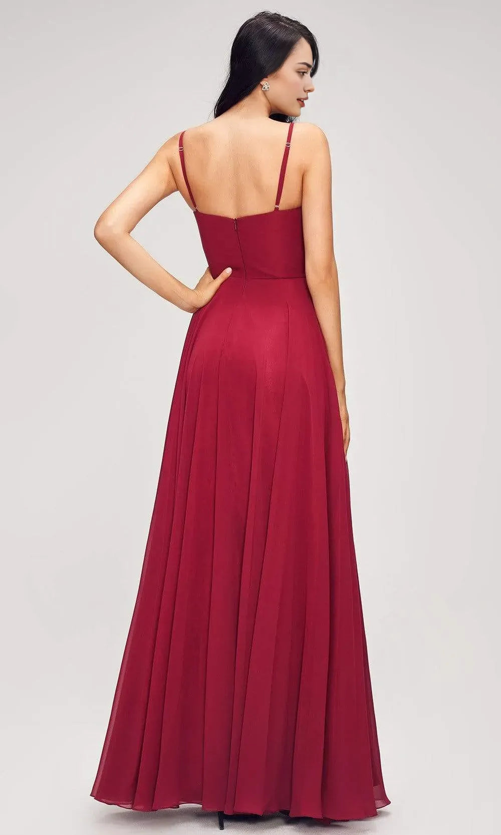 Lavender Evening Dress with Plunging V - Neckline Spaghetti Straps Ruched Bodice and Flowing Maxi Skirt for Elegant Occasions
