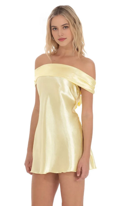 Luxurious Red A-Line Classic-Neck Classic-Sleeve Classic-Back Floor-Length Homecoming Dress