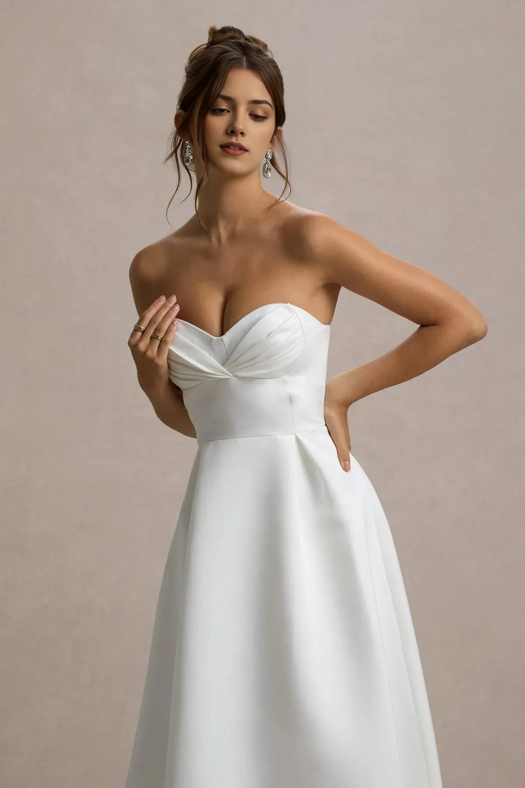 Ivory Luxurious Strapless Prom Dresses Ruched Sweetheart Neck Midi Length Refined Fit for Proms Weddings