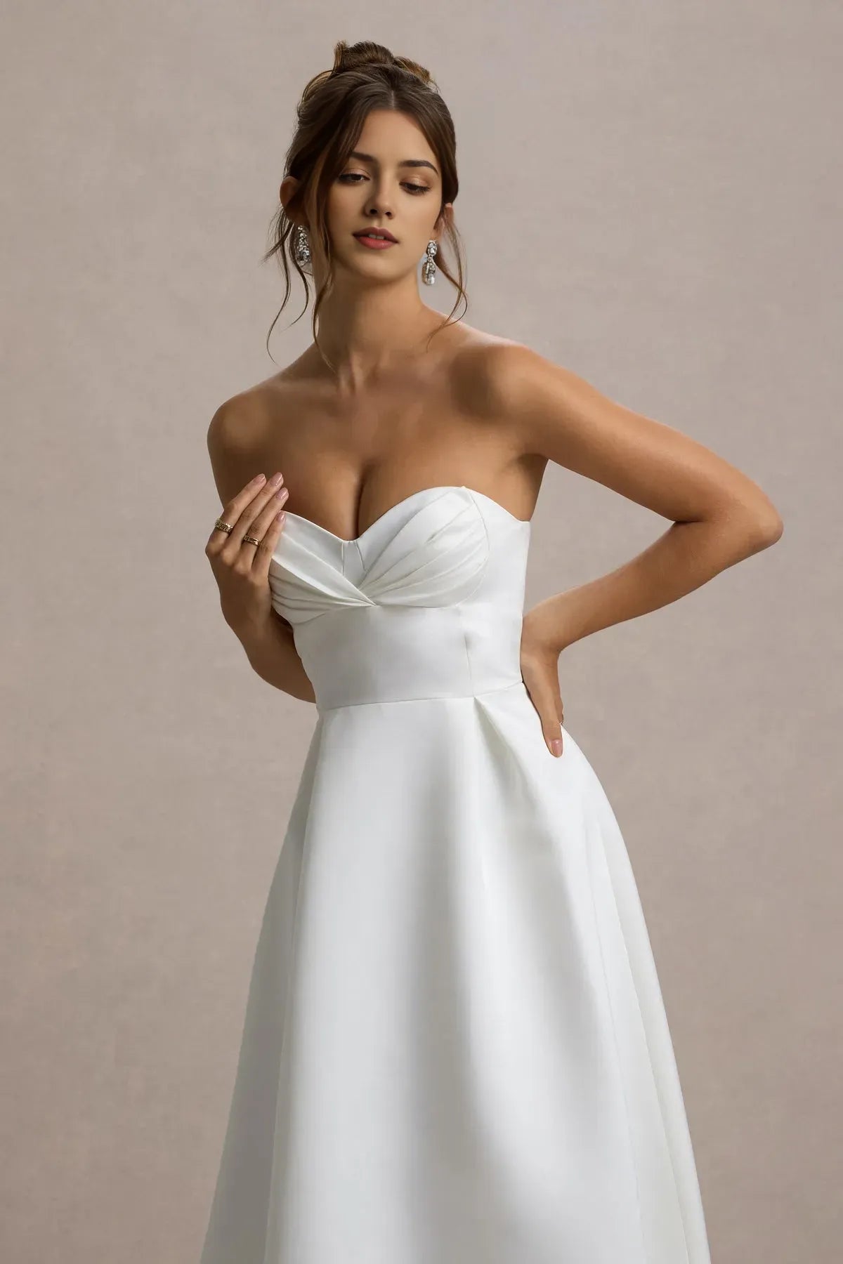 Ivory Luxurious Strapless Prom Dresses Ruched Sweetheart Neck Midi Length Refined Fit for Proms Weddings