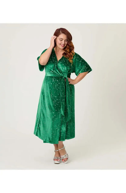 Refined Beautiful Elegant Emerald Green Velvet A-Line Short Sleeve Short Prom Dress