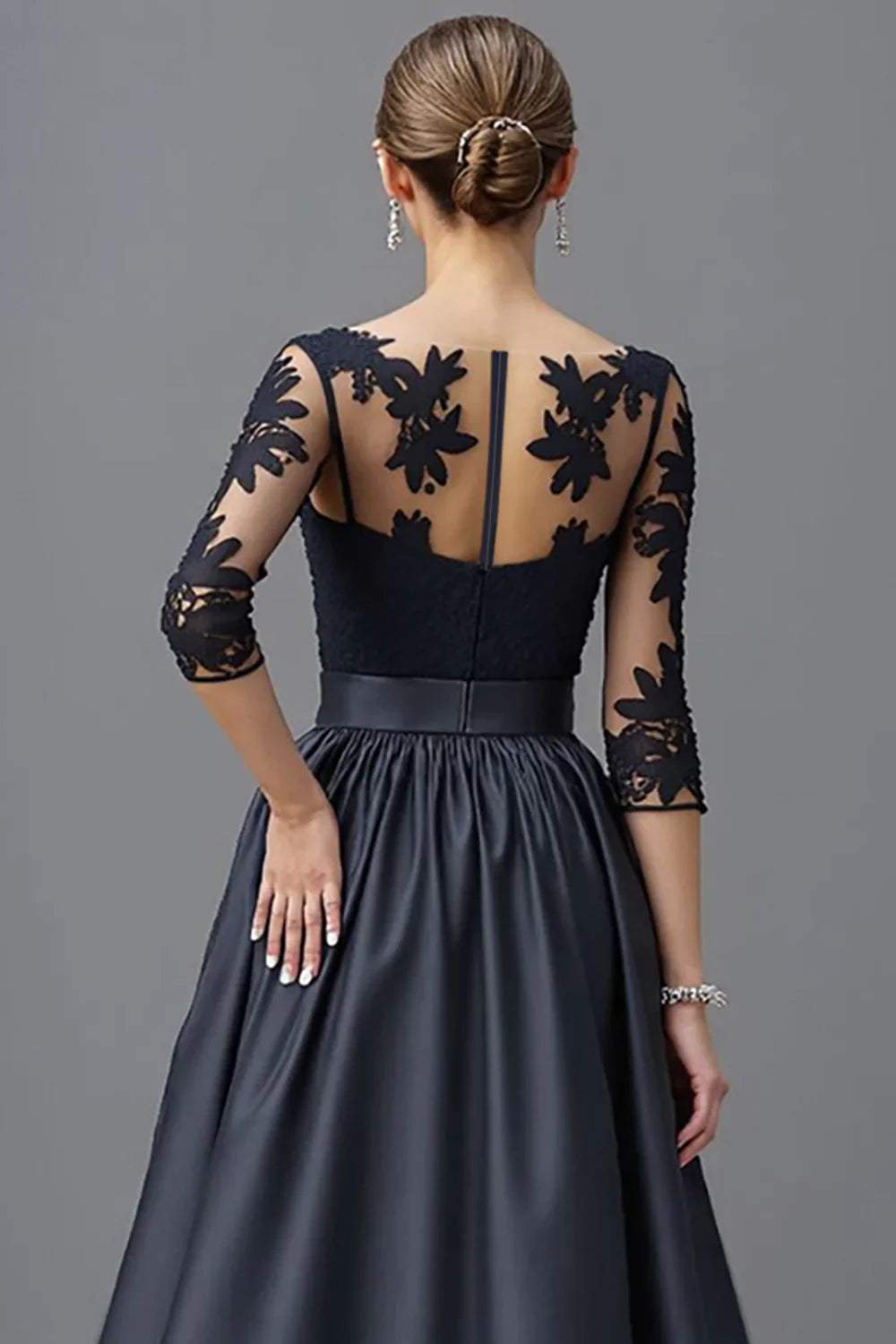 Elegant Black Satin Scoop Neck Long Sleeve Floor-Length Mother of the Bride Dress