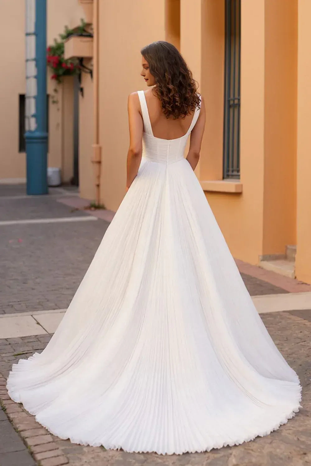 Graceful Stylish Refined Beautiful Elegant Ivory Tulle Square Neck Sleeveless Wedding Dress
