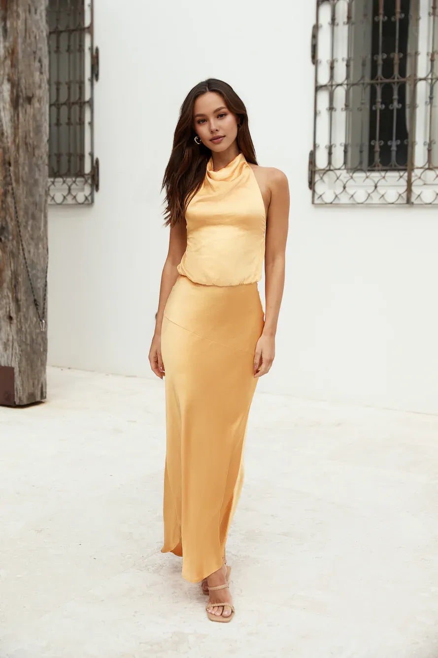 Graceful Stylish Refined Elegant Gold Satin Sheath Halter Sleeveless Floor-Length Prom Dress