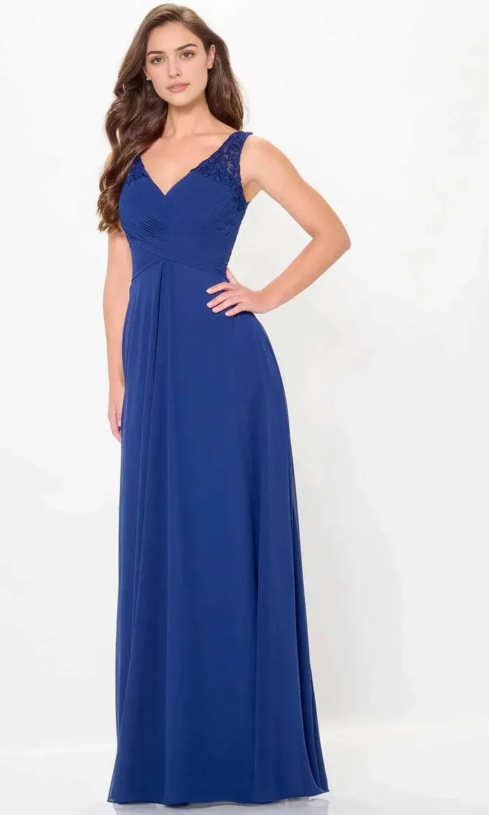 Navy Blue Evening Dress with V - Neckline Straps Ruched Bodice and Flowy Maxi Skirt for Elegant Occasions