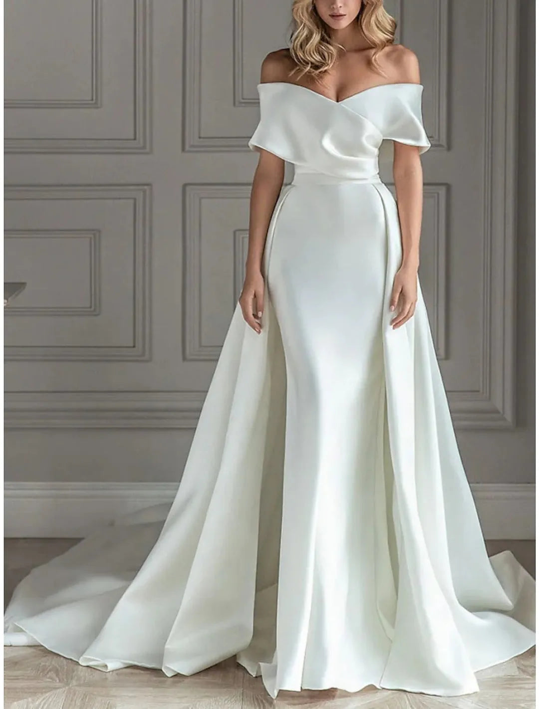 Off - Shoulder Wedding Dress Mermaid Silhouette Dramatic Train
