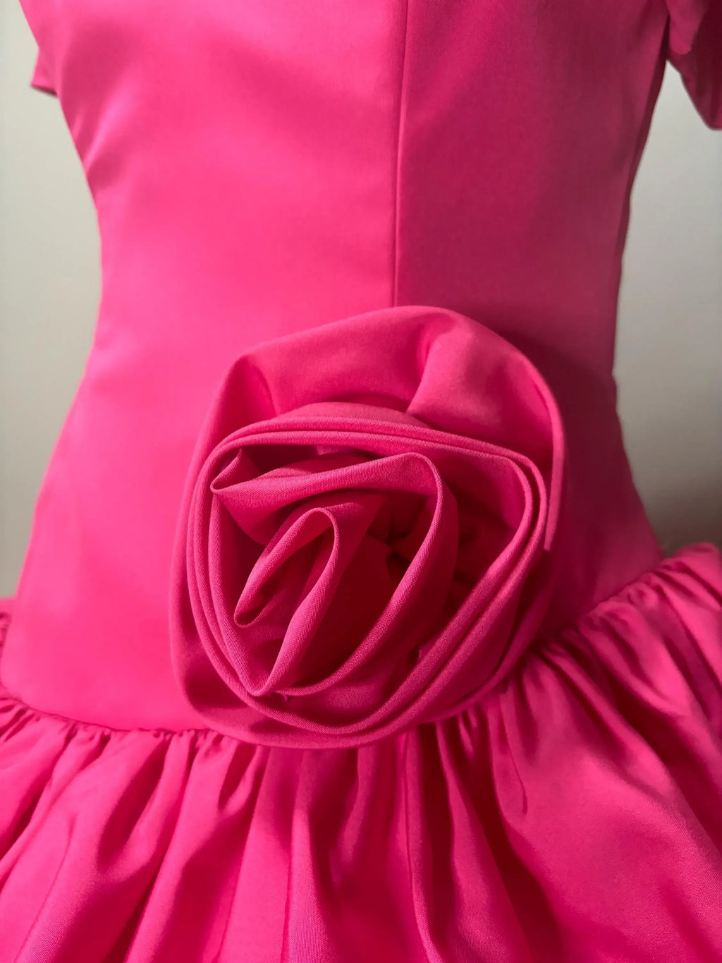 Pink V Neck Short-Sleeved Floral-Appliqued Hot Mini-Length Prom Dress