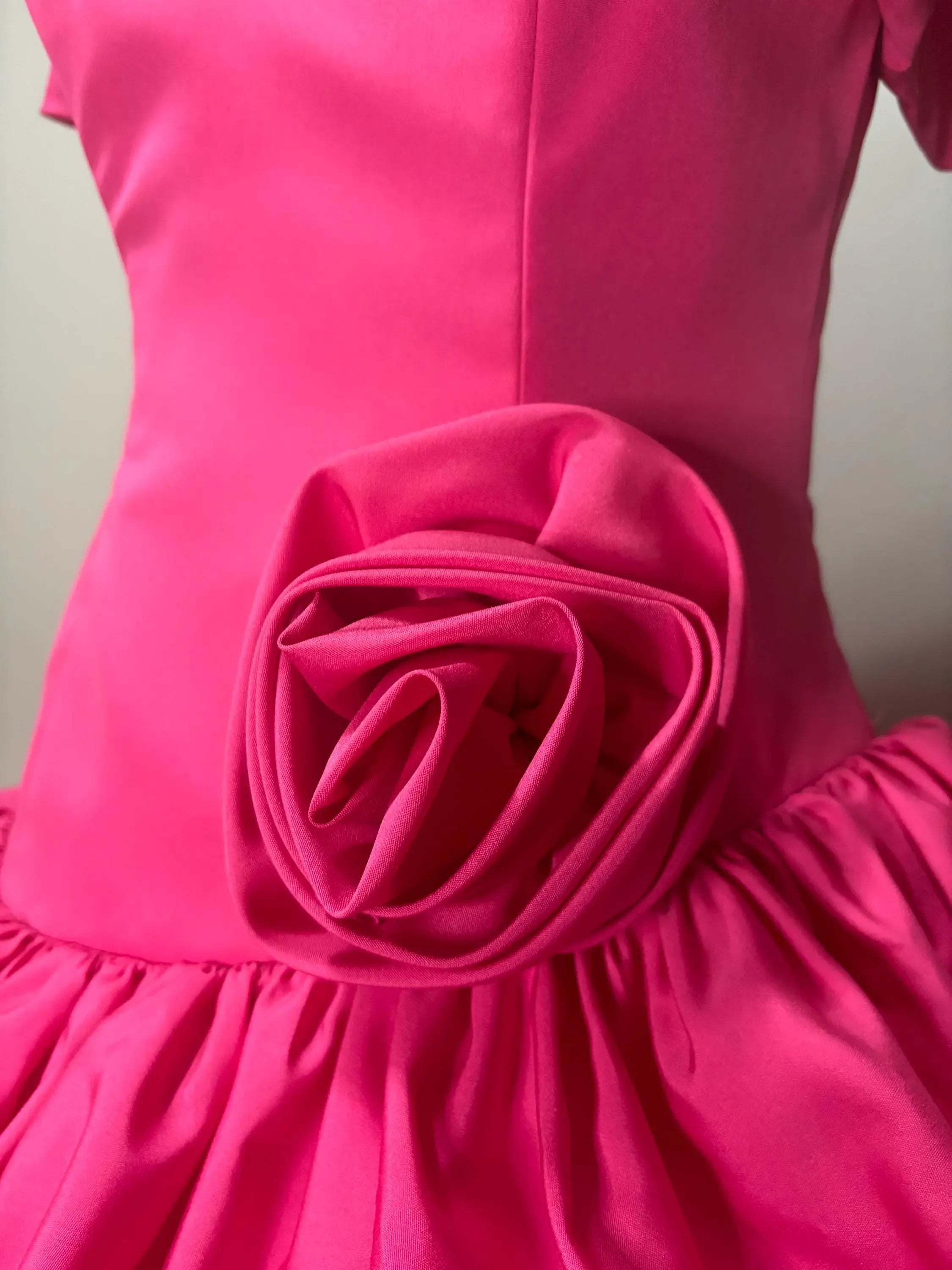Pink V Neck Short-Sleeved Floral-Appliqued Hot Mini-Length Prom Dress