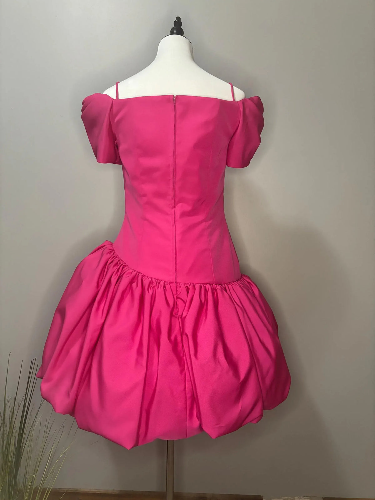 Pink V Neck Short-Sleeved Floral-Appliqued Hot Mini-Length Prom Dress