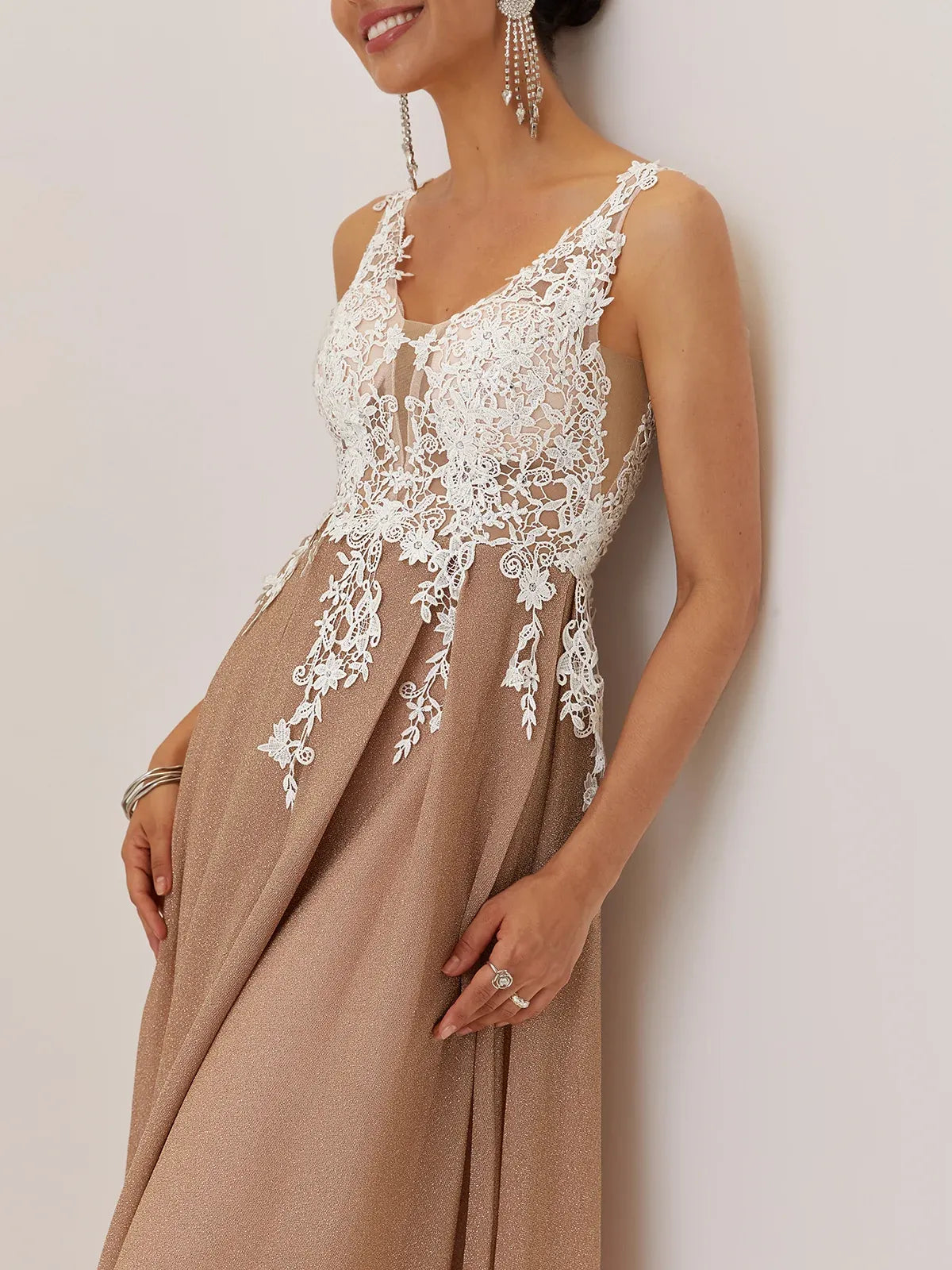 Beautiful Timeless Chic Elegant Rose Gold Lace A-Line Sleeveless Floor-Length Evening Dress