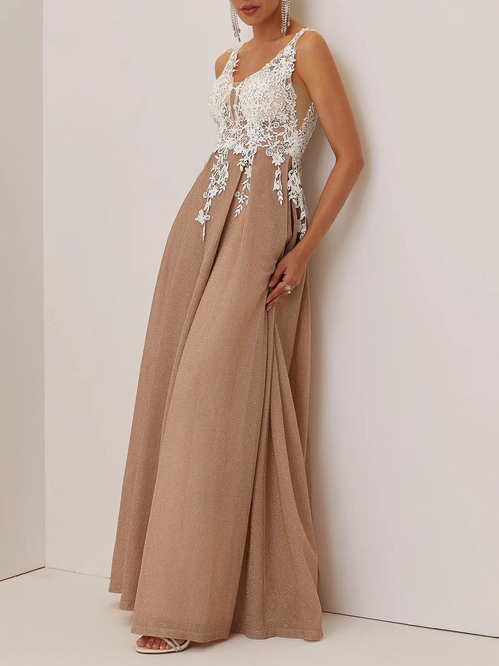 Beautiful Timeless Chic Elegant Rose Gold Lace A-Line Sleeveless Floor-Length Evening Dress