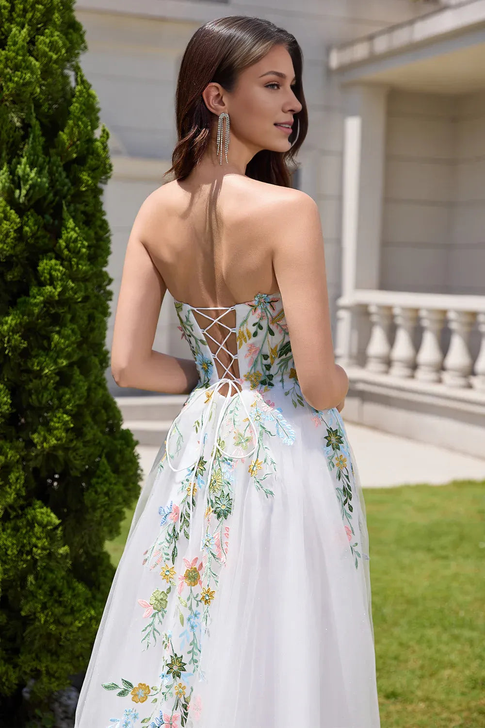 Special Occasion Sophisticated Graceful Stylish Elegant White Lace Strapless Sleeveless Wedding Dress