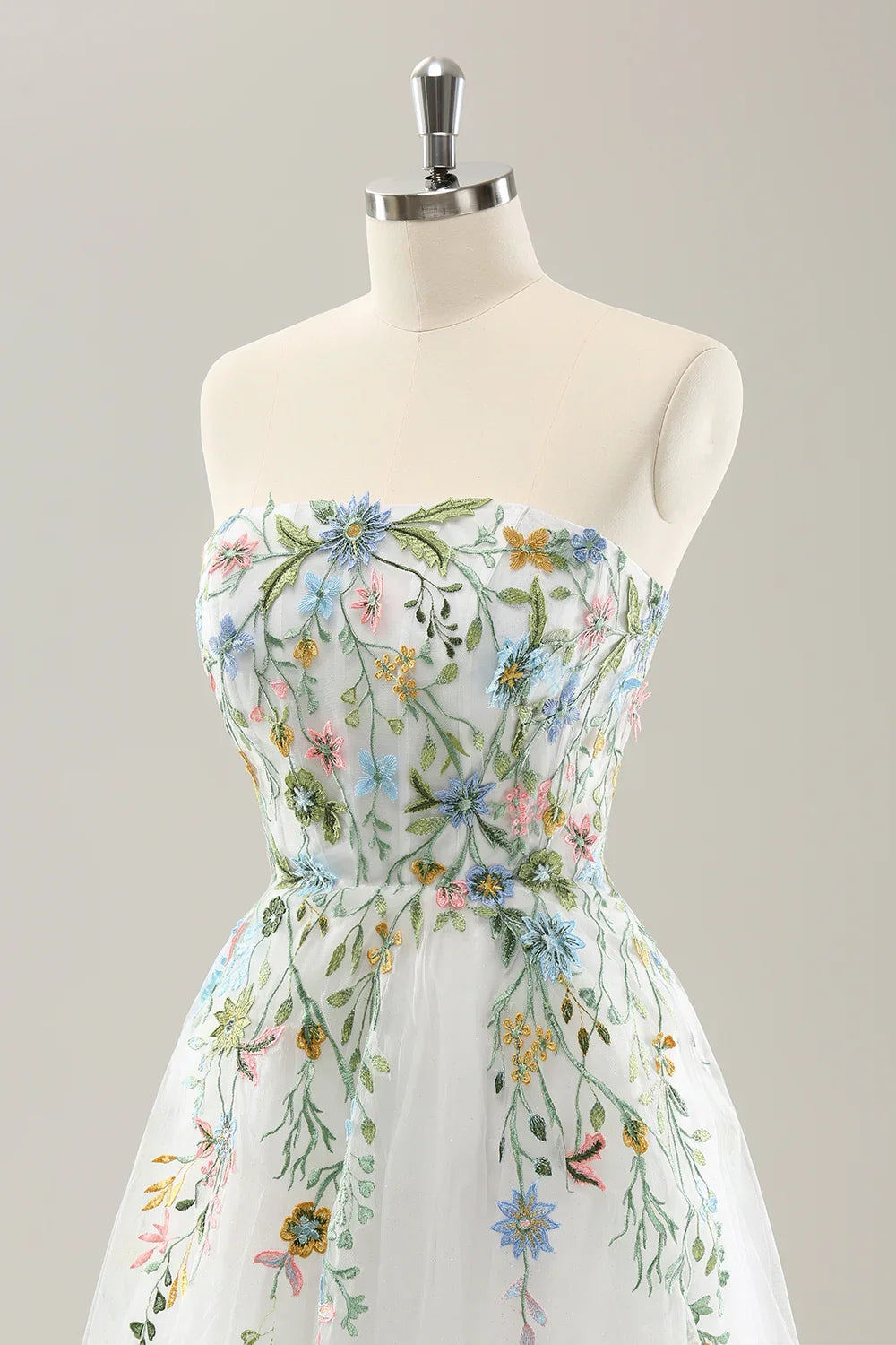 Special Occasion Sophisticated Graceful Stylish Elegant White Lace Strapless Sleeveless Wedding Dress