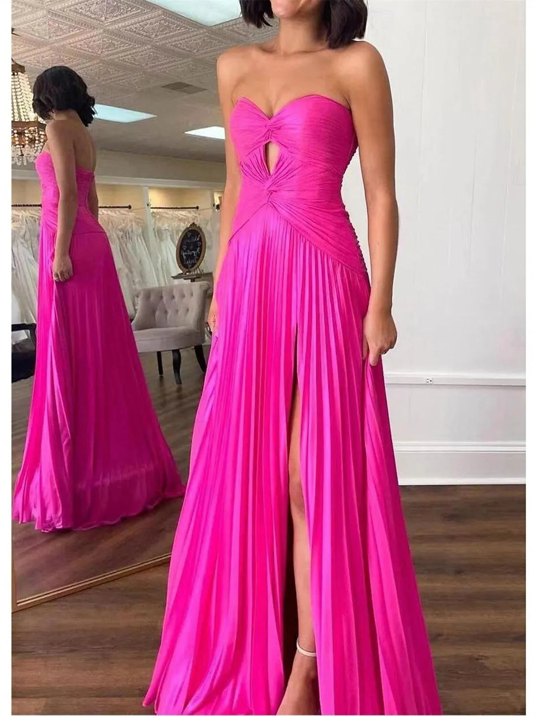 Elegant Red Pleated A-Line Strapless Sleeveless Classic-Back Floor-Length Prom Dress