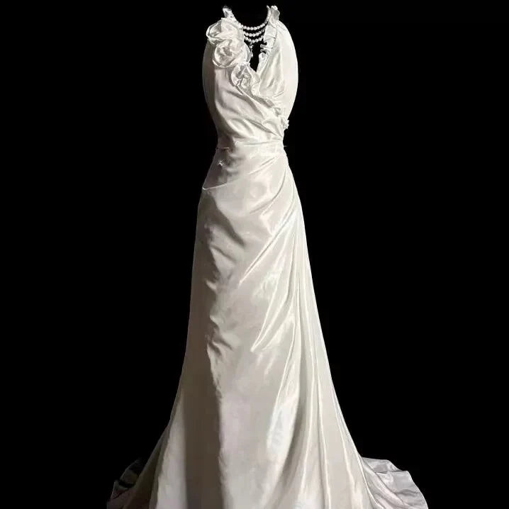 White Romantic A-Line Halter-Neck Sleeveless Ruffled Wedding Dresses