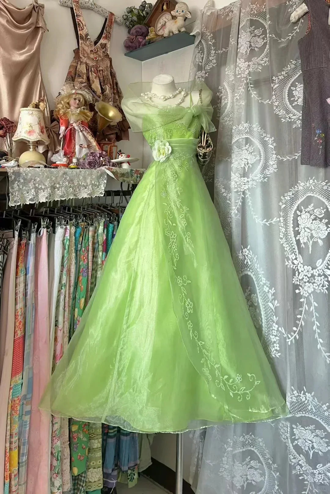 Green Romantic A-Line Off-the-Shoulder Embroidered Maxi Prom Dress