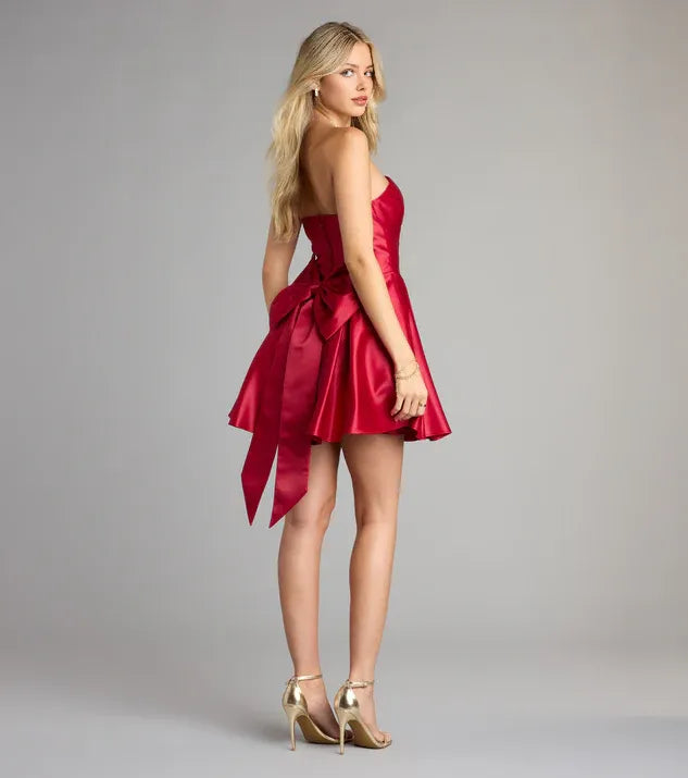 Beautiful Timeless Special Occasion Elegant Red A-Line Strapless Sleeveless Mini Homecoming Dress