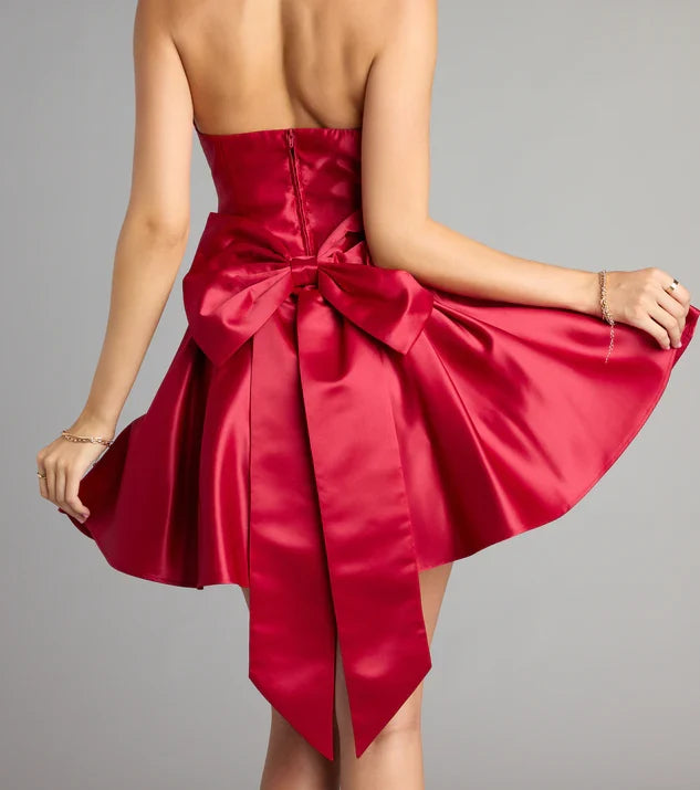 Beautiful Timeless Special Occasion Elegant Red A-Line Strapless Sleeveless Mini Homecoming Dress