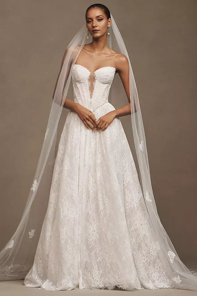 Romantic Lace A-Line V-Neck Sleeveless Lace-Up-Back Floor-Length Wedding Dress