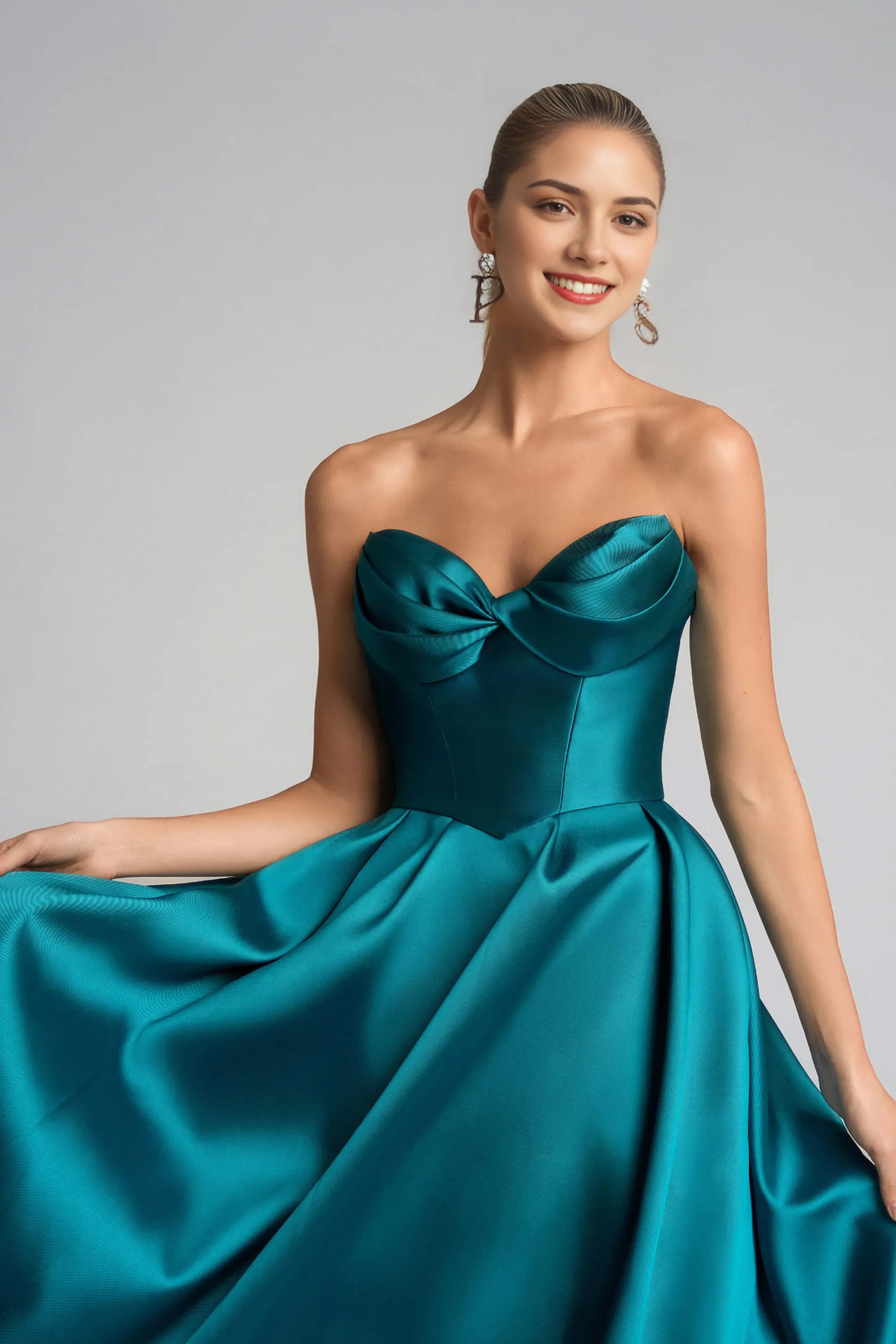 Romantic Emerald A-Line Sweetheart Strapless Button-Back Floor-Length Ruched Prom Dress