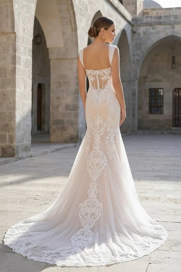 Romantic Mermaid V-Neck Sleeveless Lace-Back Sweep Train Wedding Dresses with Appliqued