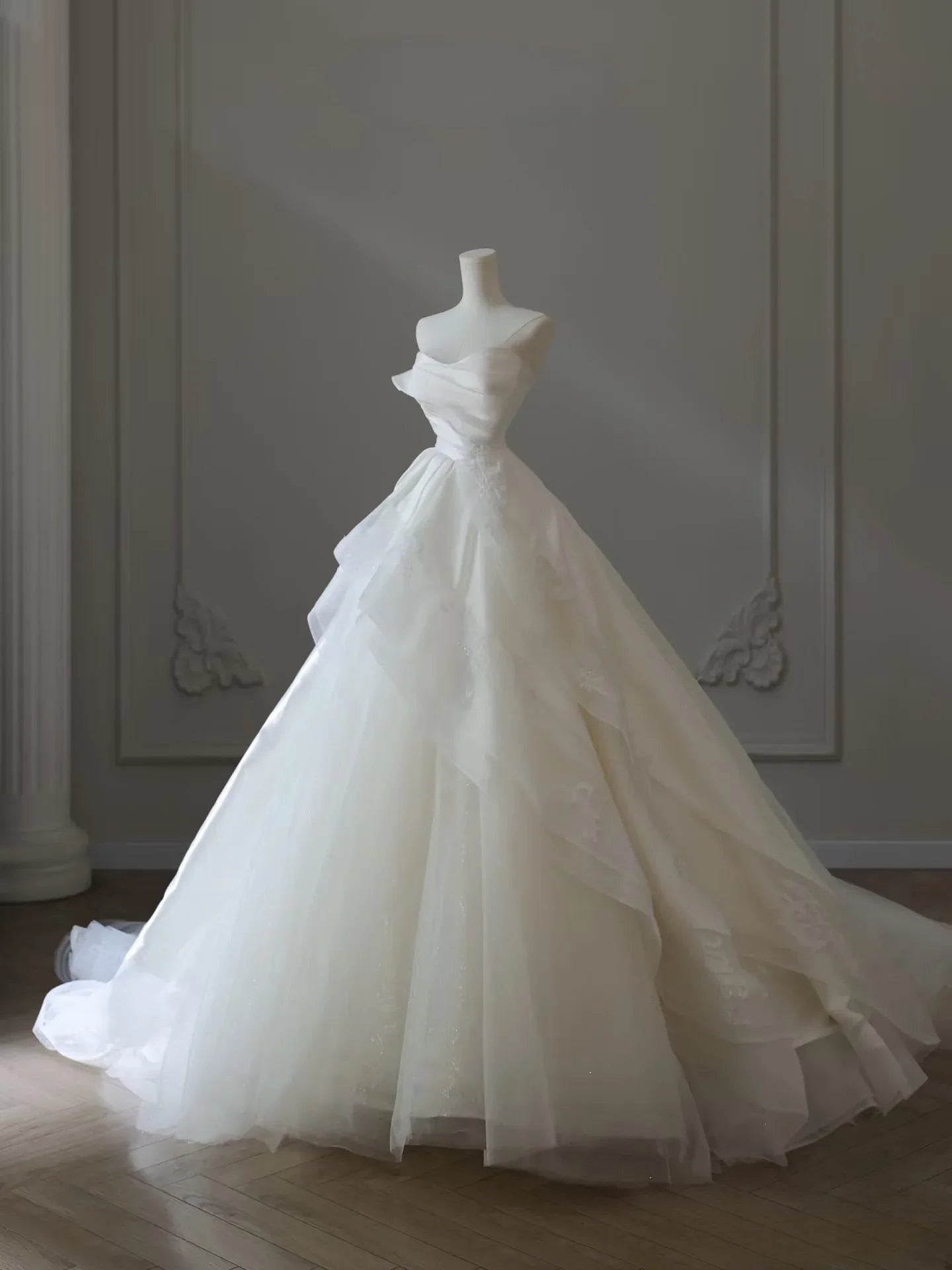 Ivory Romantic One-Shoulder Sleeveless Lace-Appliqué Wedding Dresses