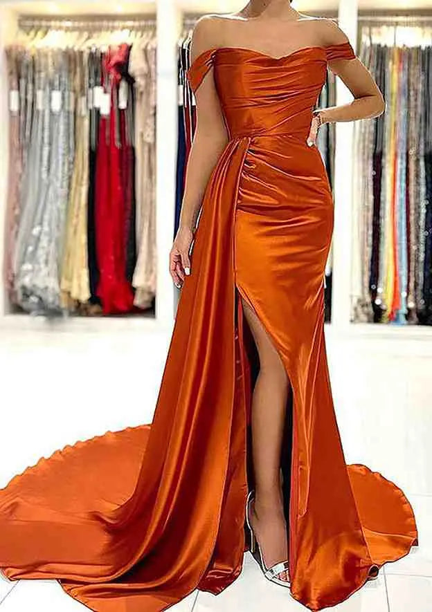 Sheath/Column Off-the-Shoulder Short Sleeve Court Train Prom Dress With Pleated