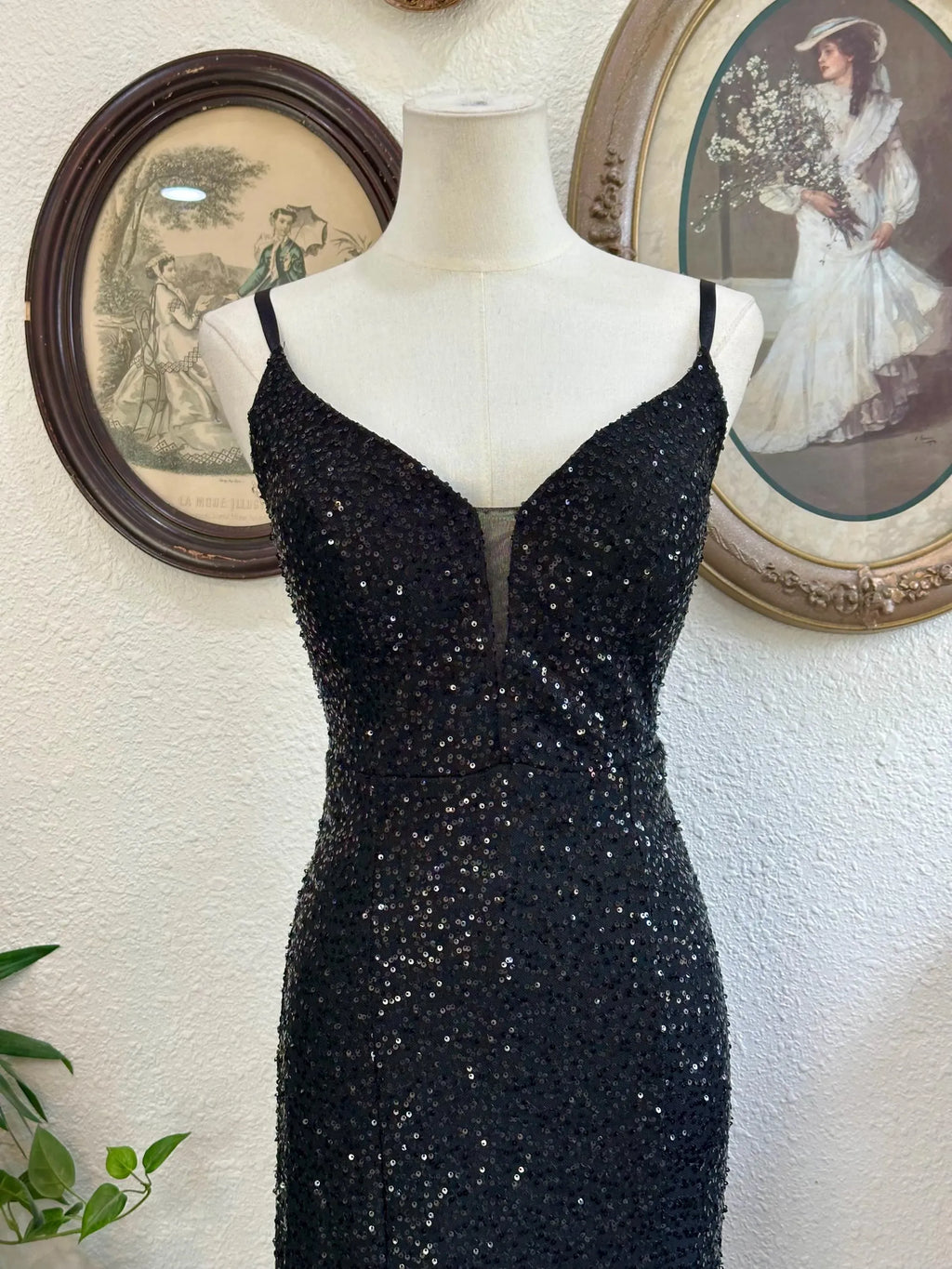 Black Shiny Mermaid Spaghetti-Strap Long Evening Dress With Slit Buy