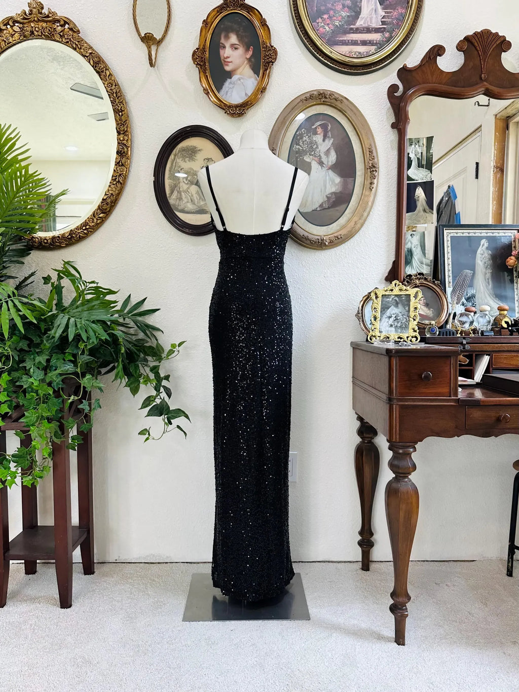 Black Shiny Mermaid Spaghetti-Strap Long Evening Dress With Slit Buy