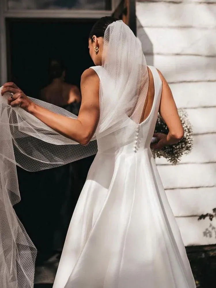 Graceful Stylish Refined Elegant White Satin A-Line Square Neck Sleeveless Wedding Dress