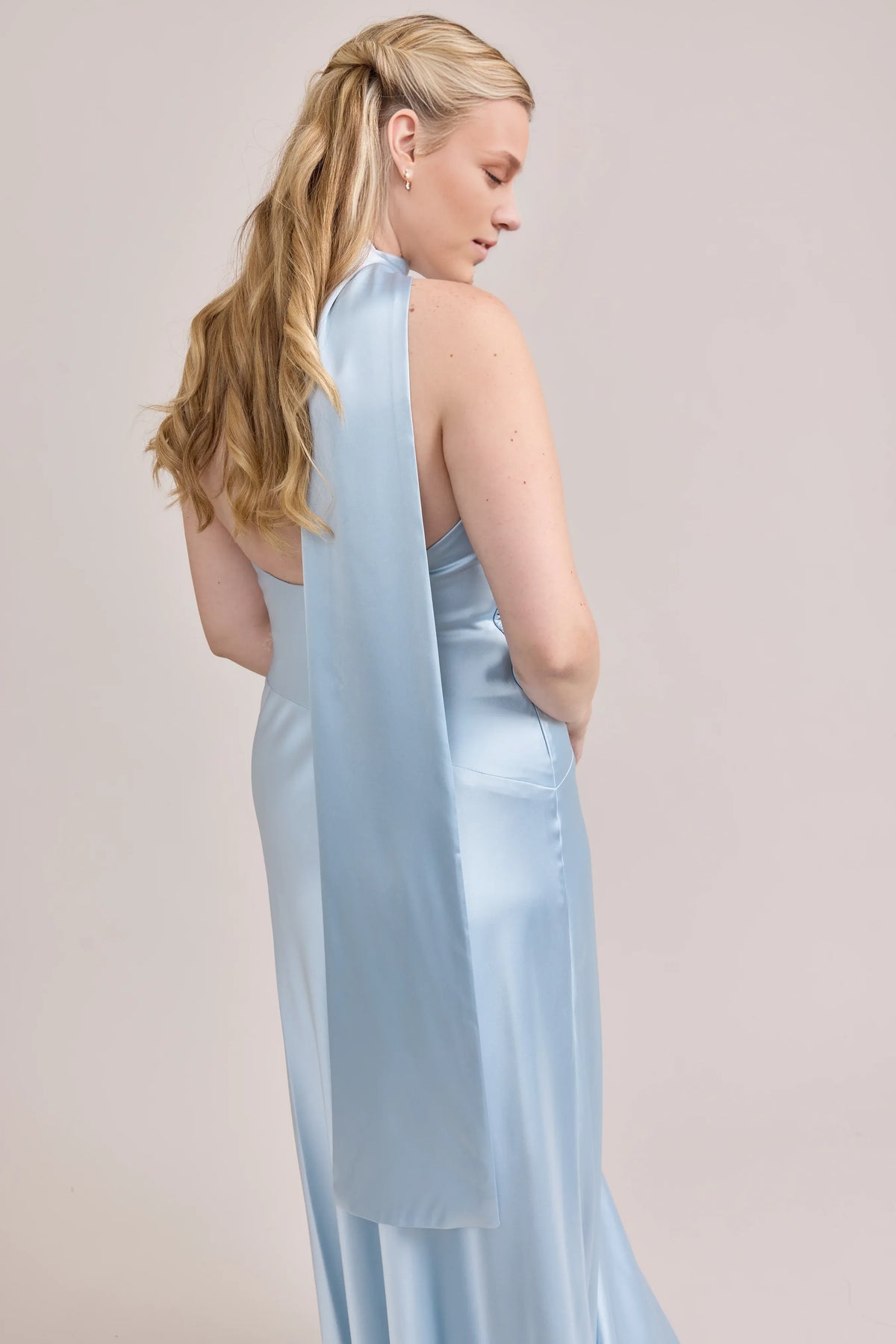 Timeless Elegant Light Blue Satin Sheath High Neck Sleeveless Floor-Length Prom Dress