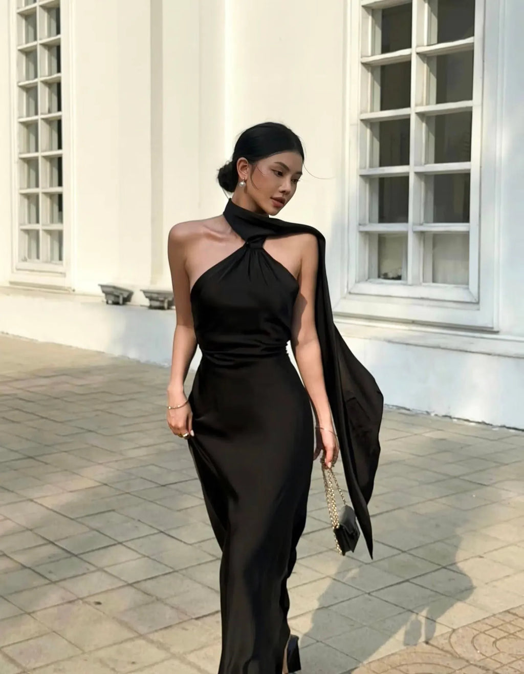 Black Sleek Halter Neck Sleeveless Backless Floor-Length Prom Dress For Women Hot Sale