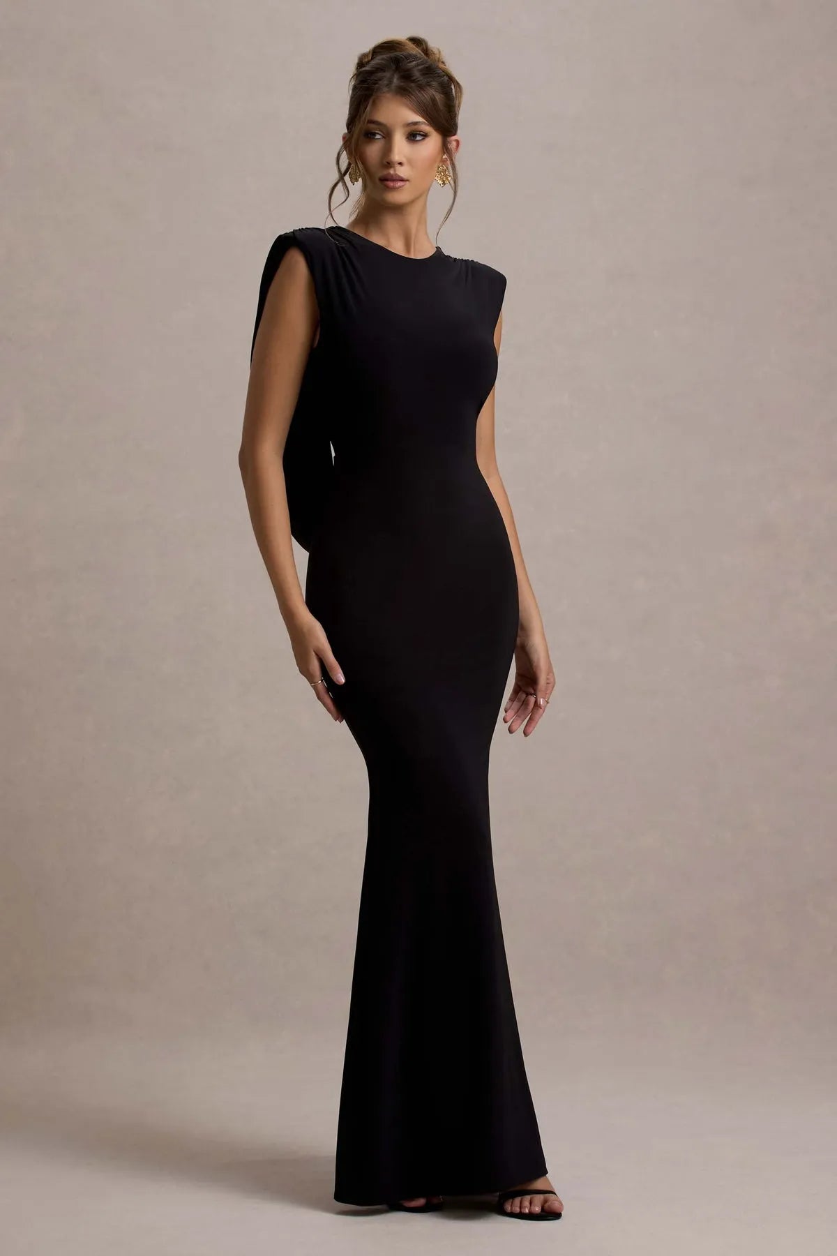 Black Mermaid -Style Prom Gown with Unique Shoulder Detail and Figure Hugging Fit for Glamorous Evenings