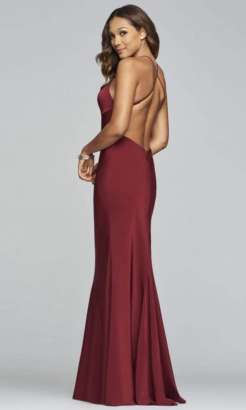 Burgundy Halter Evening Dress Deep V Neckline and Mermaid Silhouette for Memorable Events