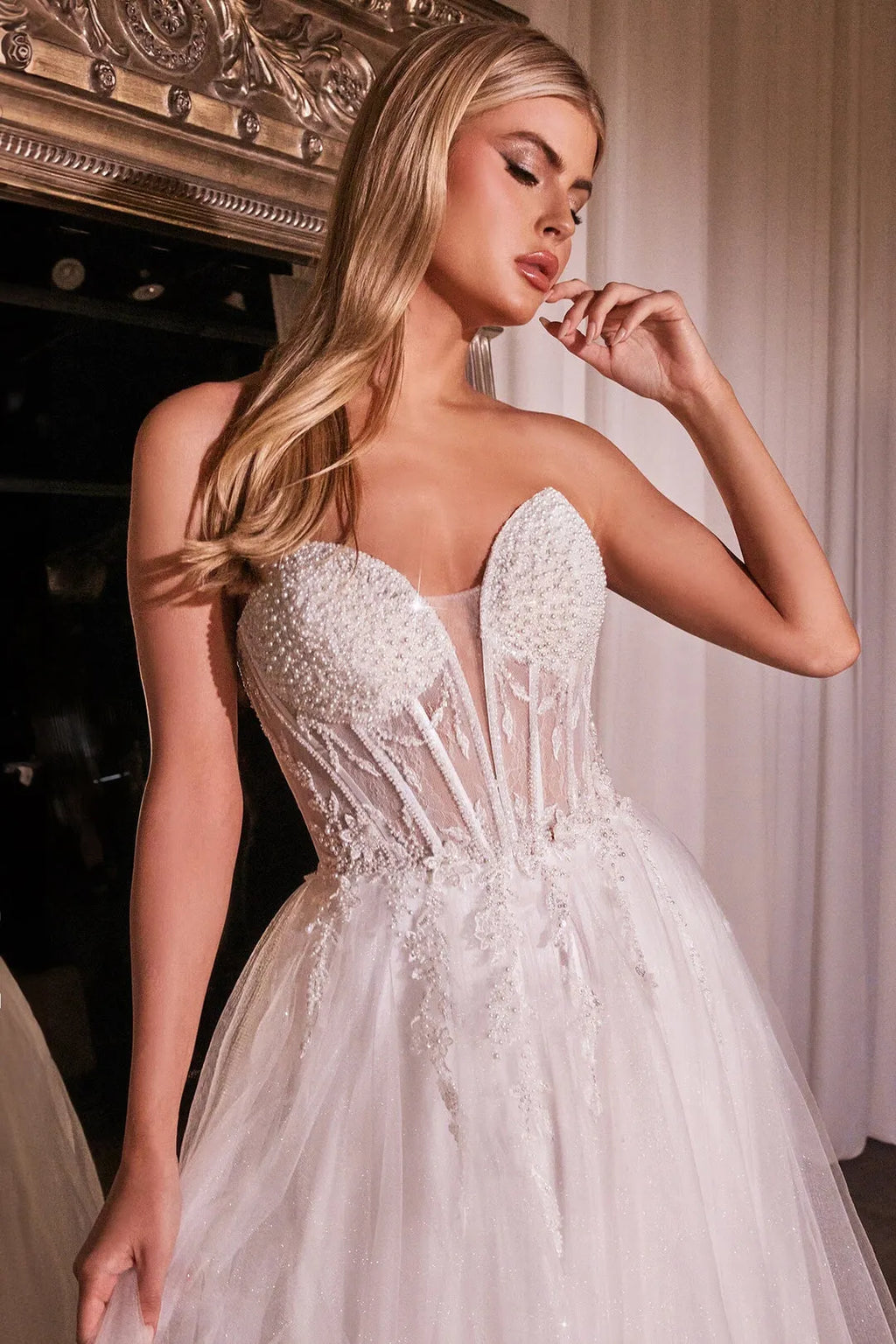 White Sparkling Ball Prom Dresses Sweetheart Top Sheer Corset Design Dramatic Side Slit: Ideal for Show Stopping Prom Entrances