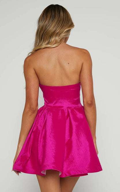 Graceful Stylish Refined Elegant White Satin A-Line Sweetheart Backless Knee-Length Homecoming Dress