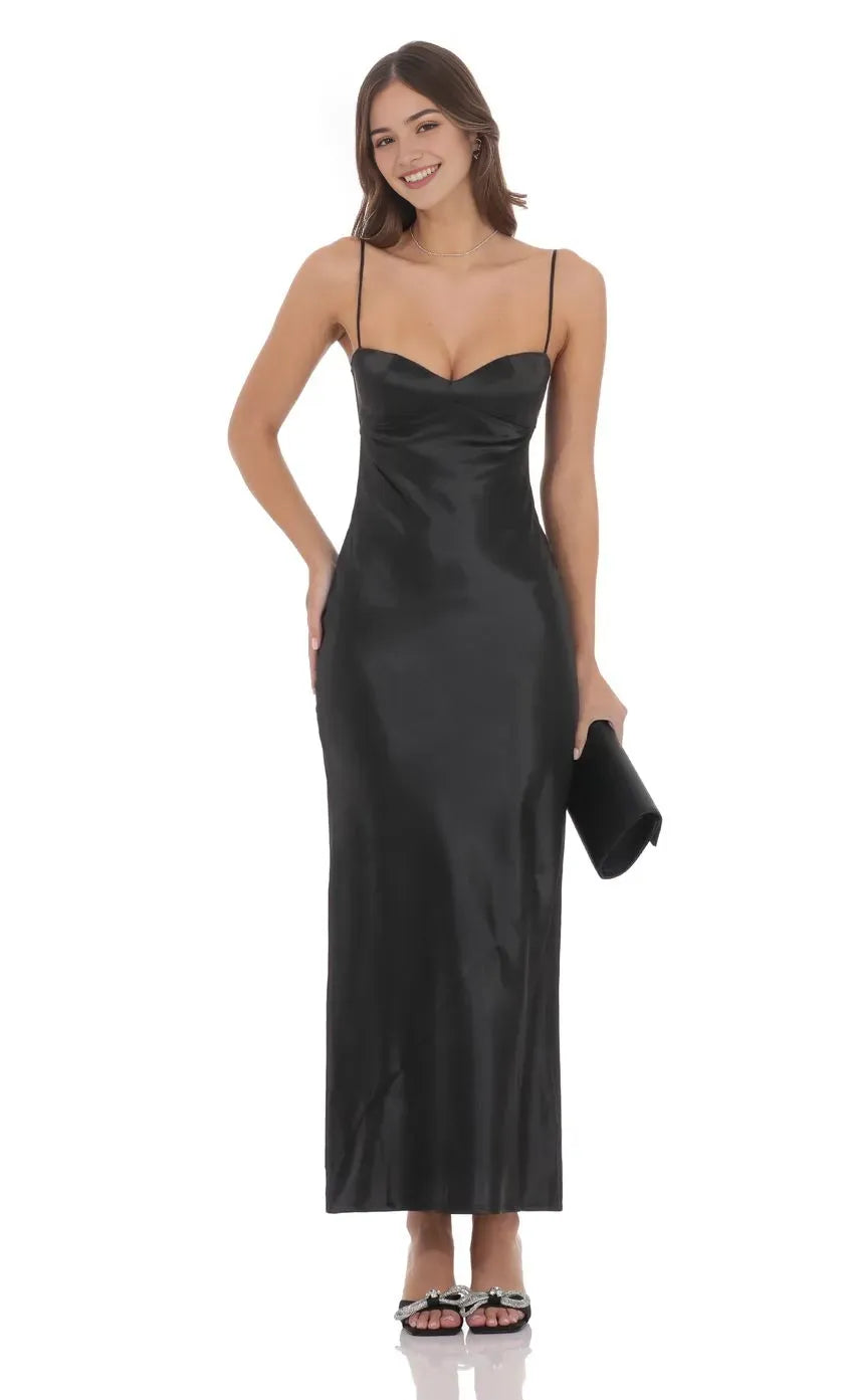 Black Prom Dress with Spaghetti Straps and Sweetheart Neck Ideal for Sophisticated Prom Celebrations