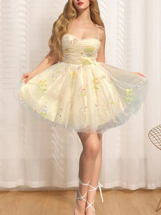 Elegant Red Pleated A-Line Sweetheart Sleeveless Classic-Back Mini-Length Homecoming Dress