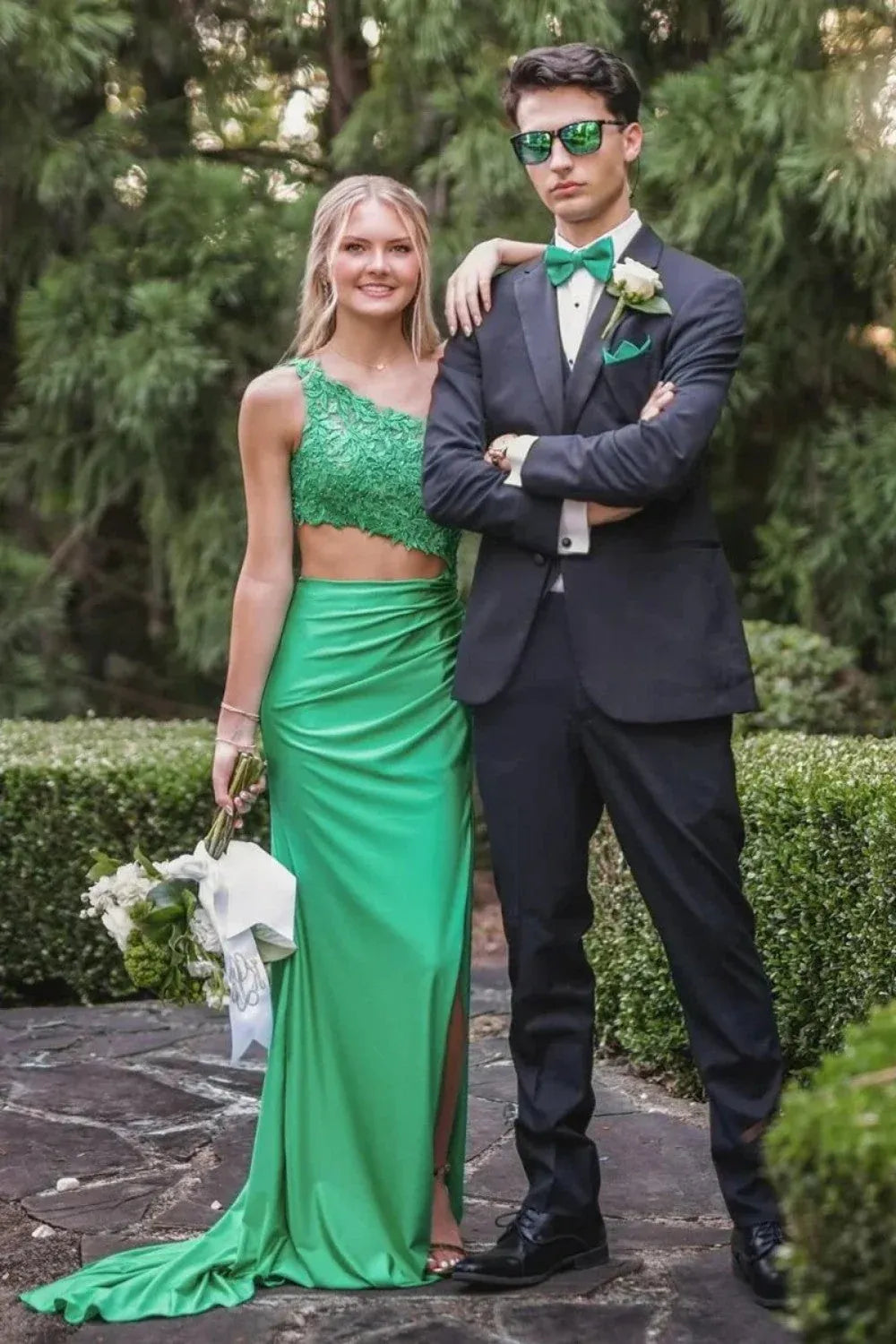 Green Two-Piece Mermaid One-Shoulder Appliques Floor Length Prom Dress