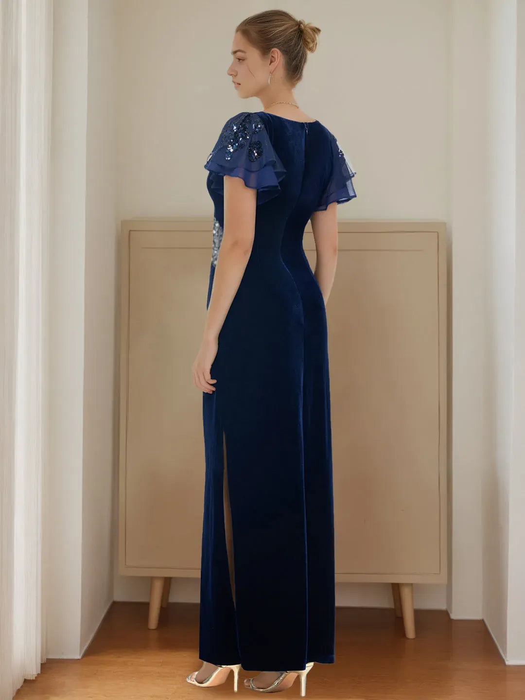 V-Neck Short Sleeves Floor-Length Mother of the Bride Dresses with Ruffles Appliques