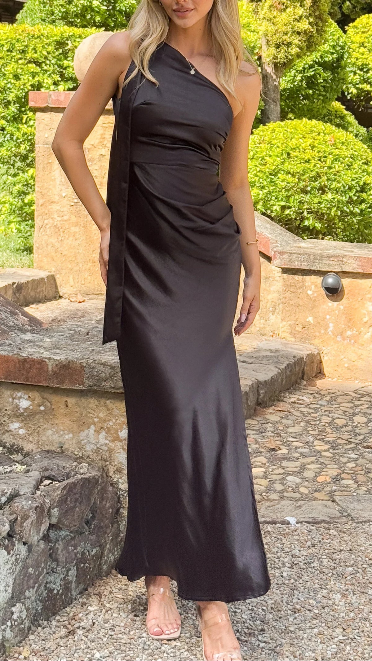 Graceful Stylish Refined Beautiful Timeless Chic Elegant Black Sheath Sleeveless Prom Dress