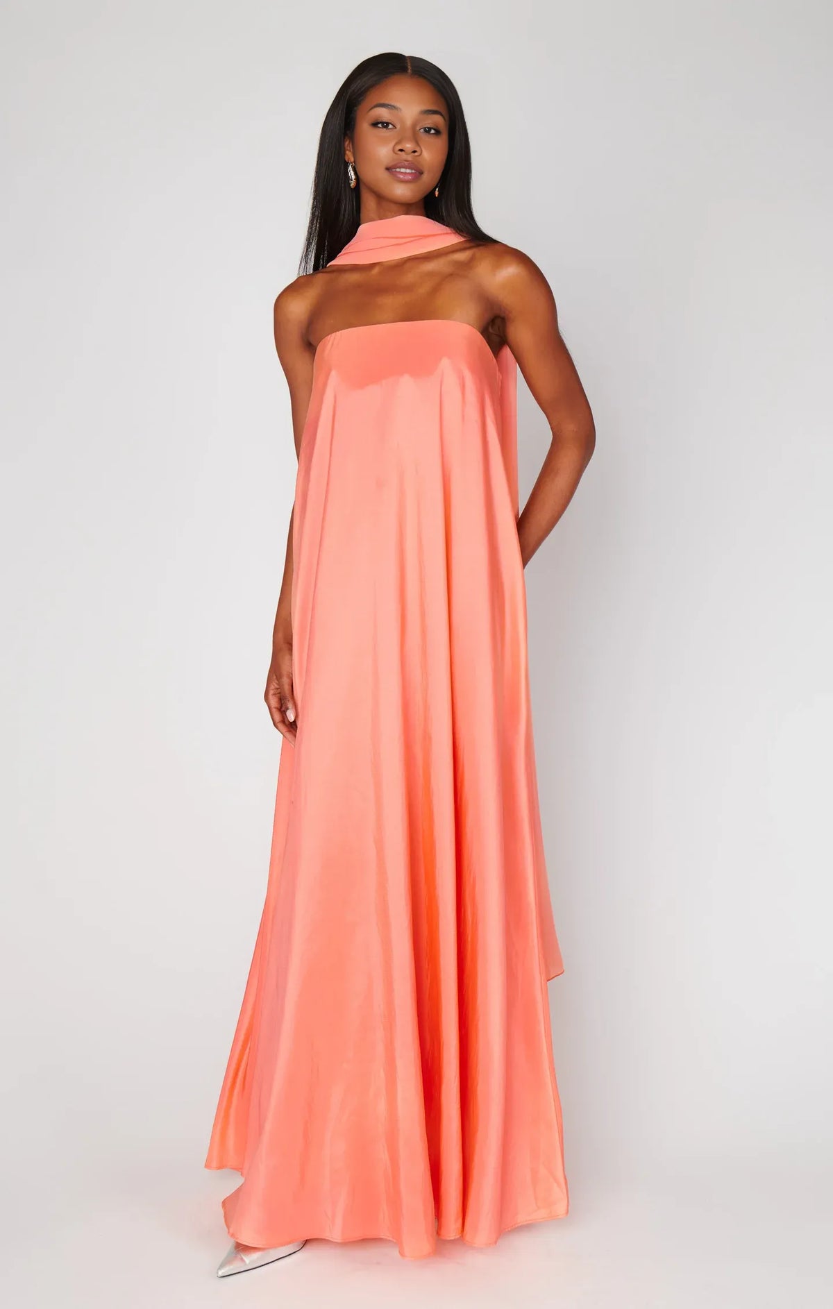 Stylish Refined Beautiful Timeless Chic Elegant Black A-Line Strapless Sleeveless Prom Dress