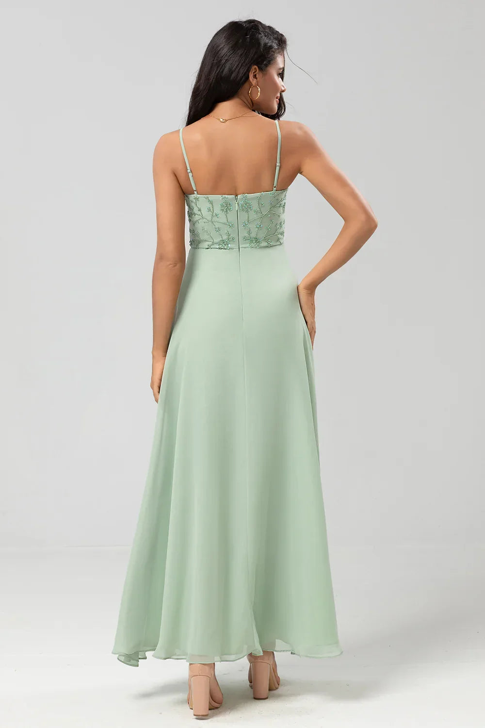 Wholesale Elegant Dusty Sage A-Line Prom Dresses Spaghetti Straps Embroidered Bridesmaid Dress