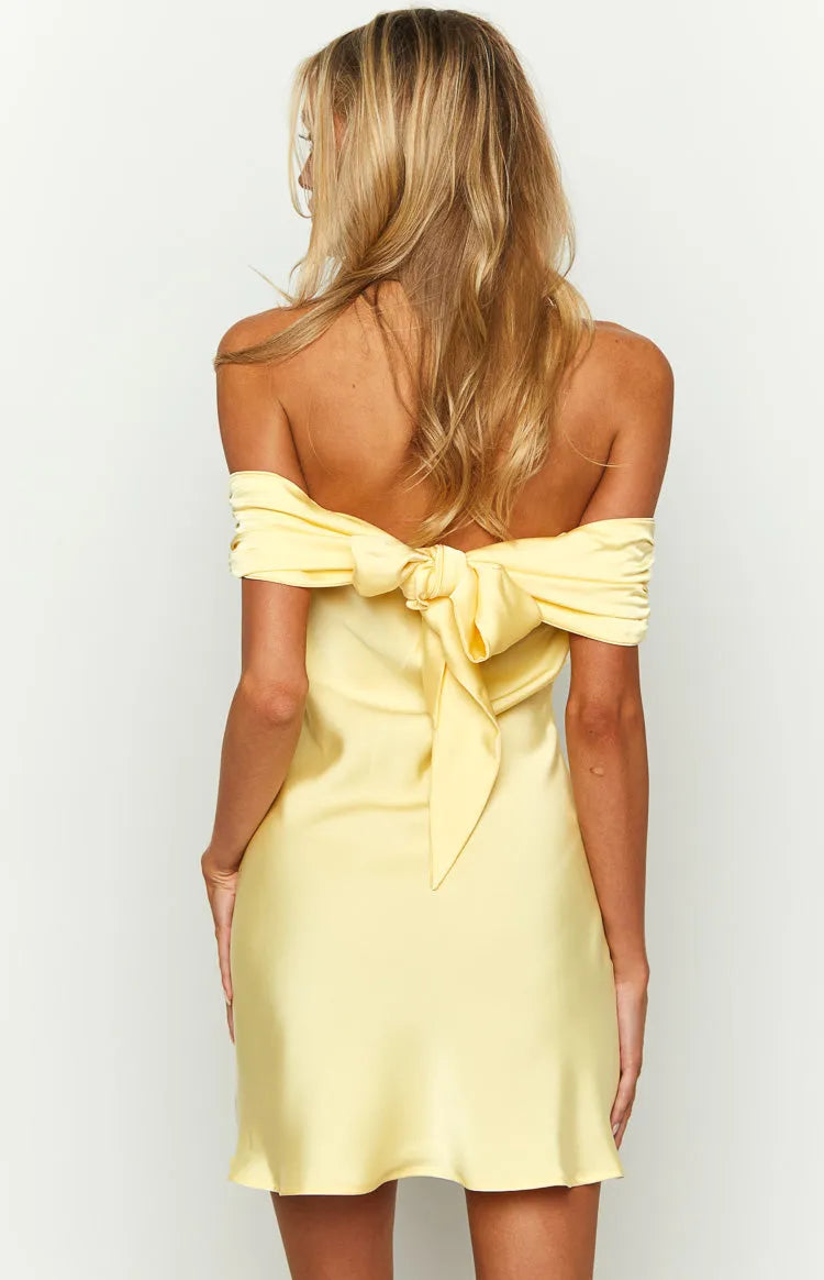 Yellow Homecoming Dress with Off-Shoulder Neckline and Ruched Accent for a Stunning Appearance