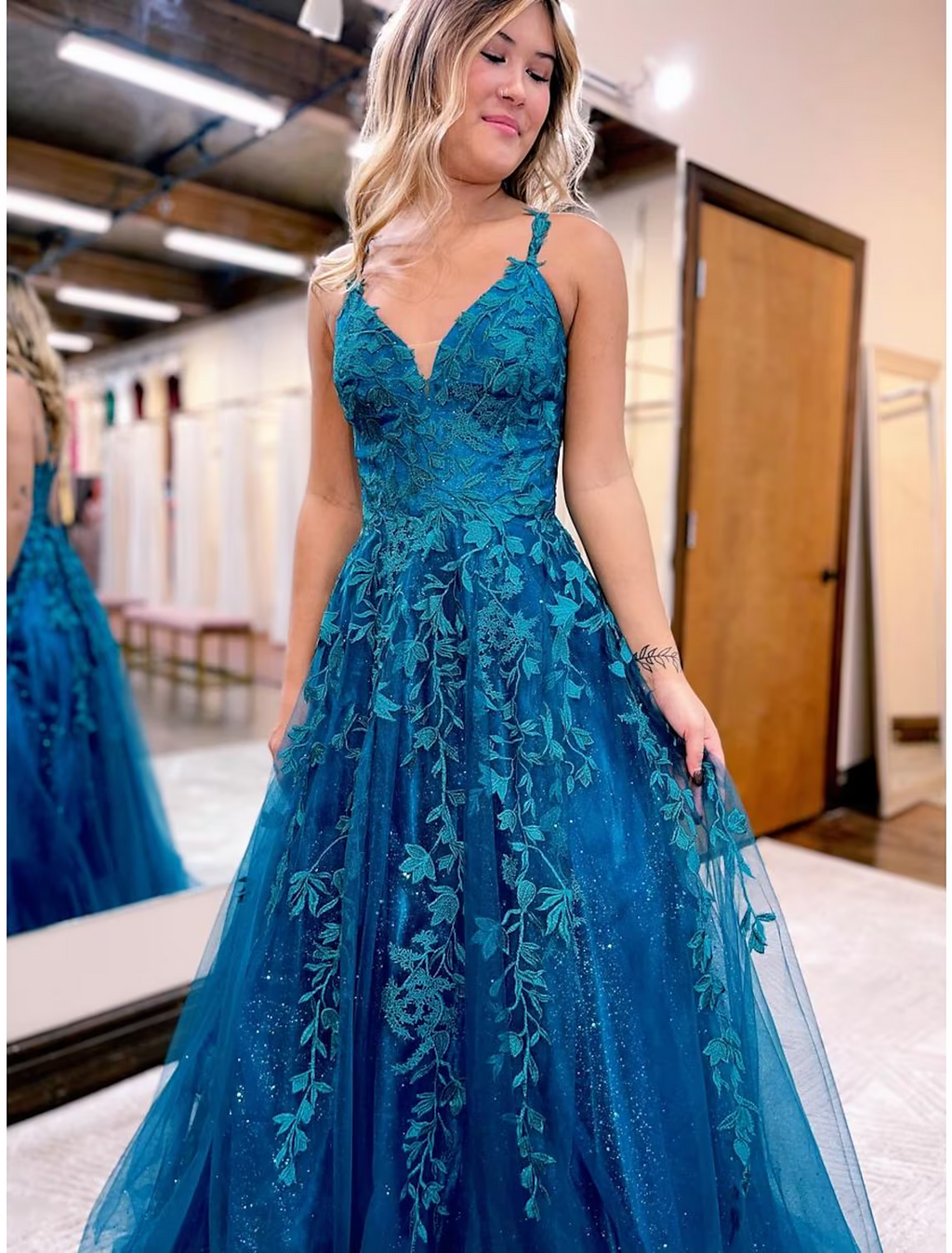Ball Gown A-Line Prom Dresses Sparkle Shine Dress Formal Floor Length Sleeveless V Neck Backless with Glitter Appliques