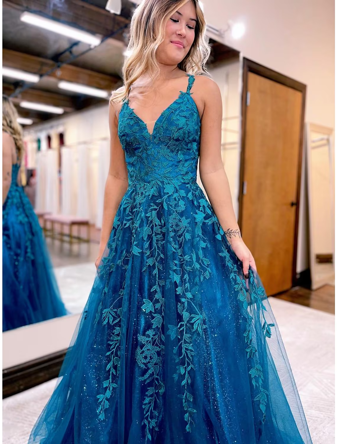 Ball Gown A-Line Prom Dresses Sparkle Shine Dress Formal Floor Length Sleeveless V Neck Backless with Glitter Appliques