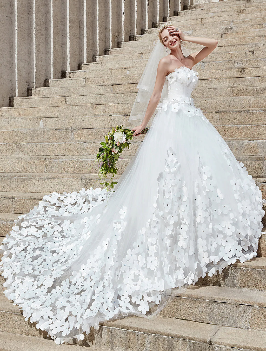 Engagement Open Back Formal Wedding Dresses Ball Gown Strapless Strapless With Crystals Flower