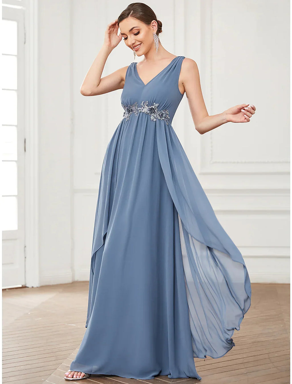 Party Wear Floor Length Sleeveless V Neck with Appliques